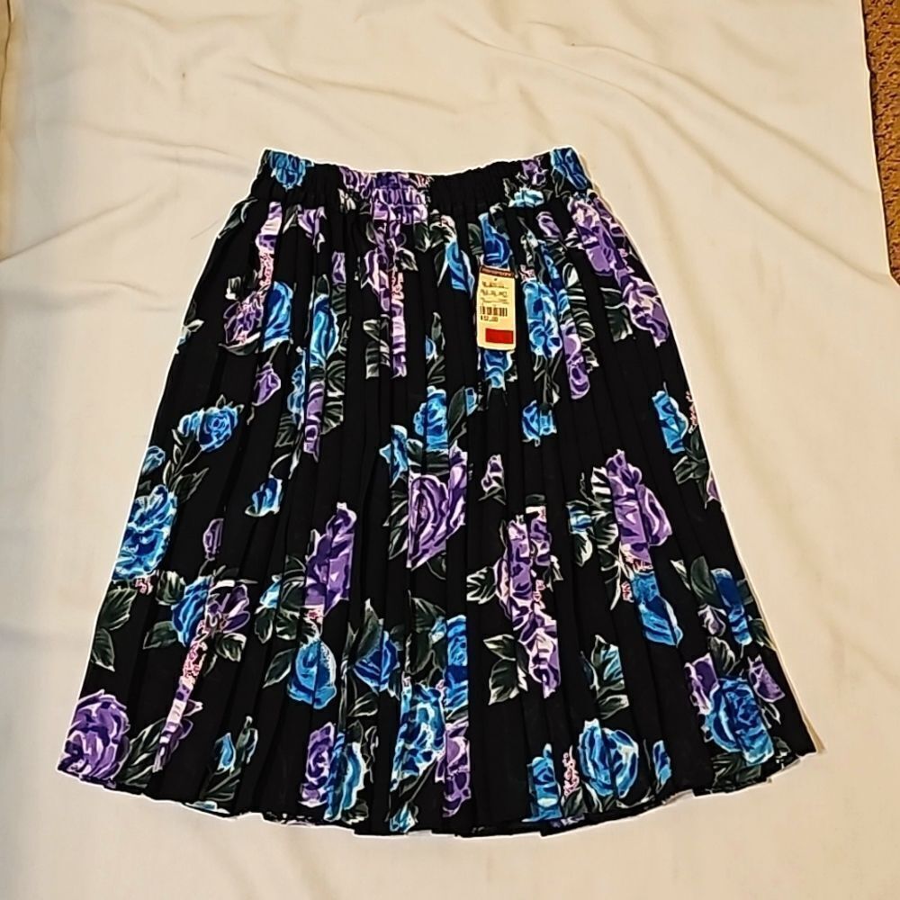 CLIO vintage floral pleaded skirt size small